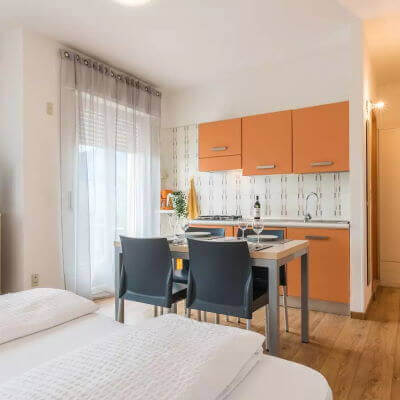Malcesine Residence La Pergola ein Raum Apartment fuer 2-3 Personen